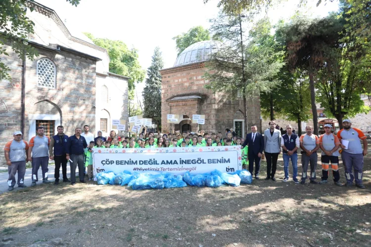 İnegöl’de Çarşıda Öğrencilerle Temizlik Çalışması