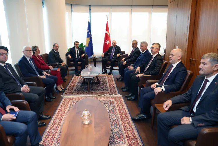 Erdoğan, Kosova Başkanı Kurti'yi Türkevi'de kabul etti