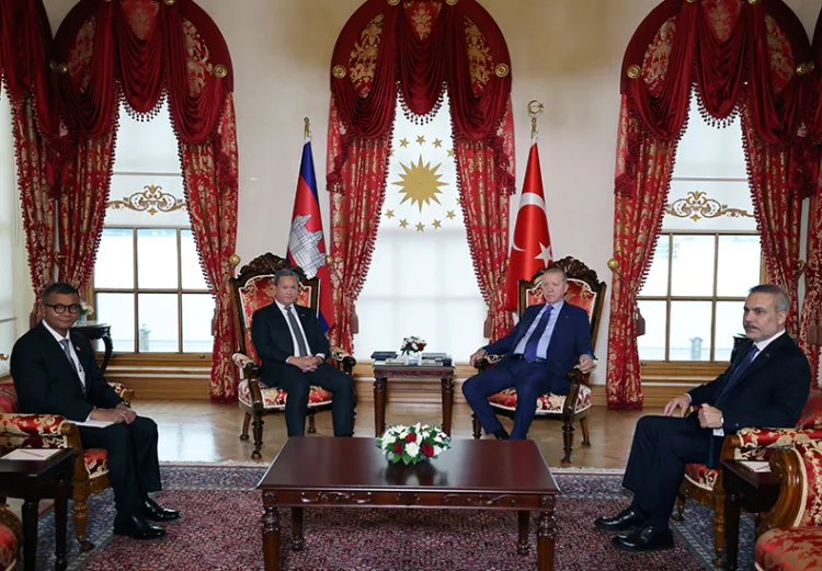 Kamboçya Başbakanı Dolmabahçe’de