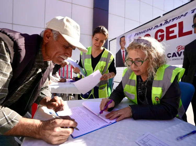 Denizli’de 2 Bin 65 Üreticiye 170,4 Ton Yem Bitkisi Tohumu Desteği