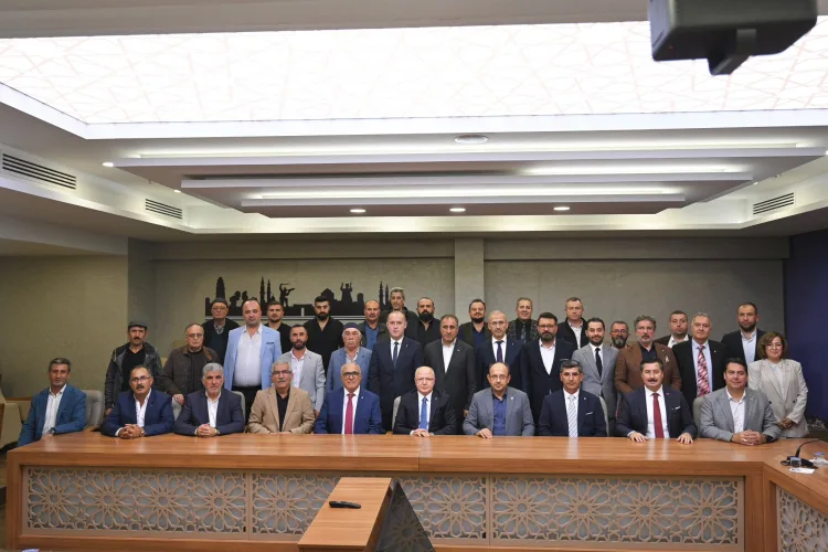 Bursa Yenişehir’de 2 belediye meclis üyesi AK Parti’ye katıldı