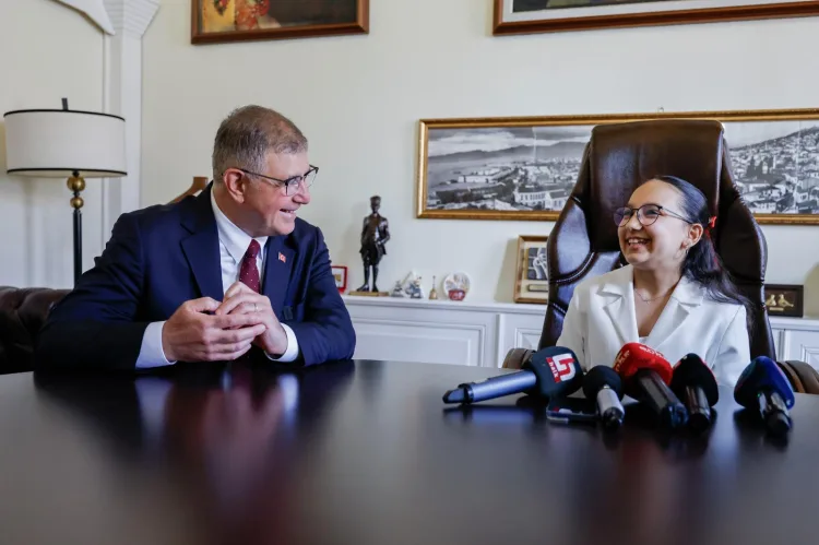 İzmir'de öğrenciler istedi, okul bahçesi baştan sona yenilendi
