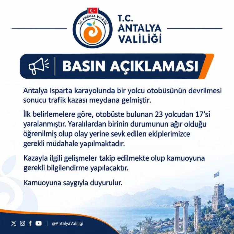 Antalya-Isparta yolunda yolcu otobüsü devrildi: 17 yaralı