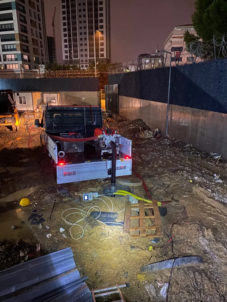 İstanbul’da sağanak felaketi: Okullar yarın da tatil