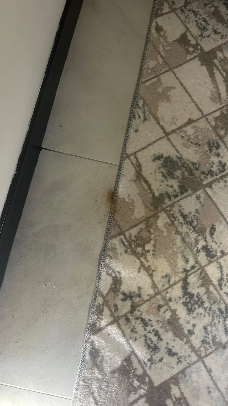 Keşan TOKİ'de bitmeyen sorunlar isyan ettirdi! 3 haftadır su sızıyor, 7 aydır pencere bekliyorlar