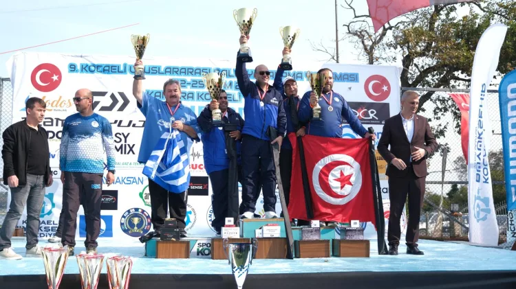 Kandıra'da 41 santimetrelik “eşkina” oltaya takıldı