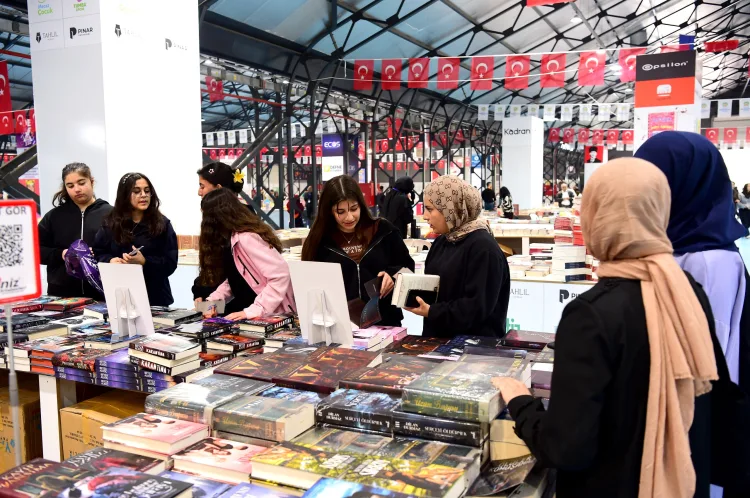 Malatya Kitap Fuarı’na 5 günde 100 bini aşkın ziyaretçi