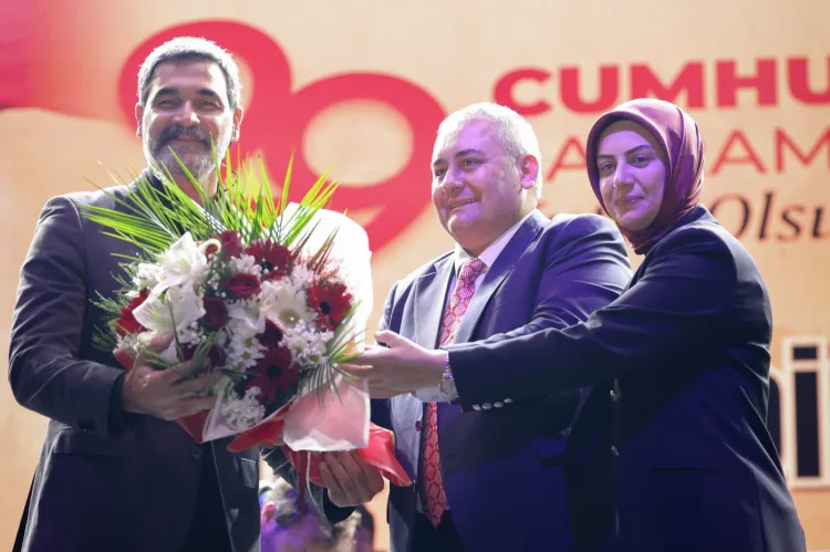 Keçiören'de Cumhuriyet coşkusuna Uğur Işılak konseri