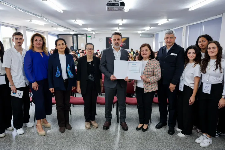 Bursa Büyükşehir Başkan Vekili Biba'dan gençlere tavsiye