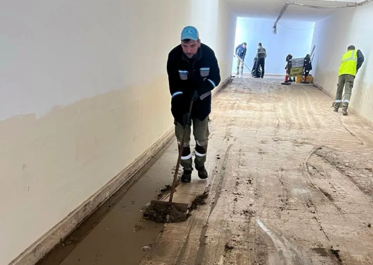 Kocaeli'de sağanak sonrası yoğun mesai