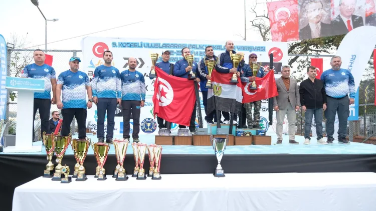 Kandıra'da 41 santimetrelik “eşkina” oltaya takıldı
