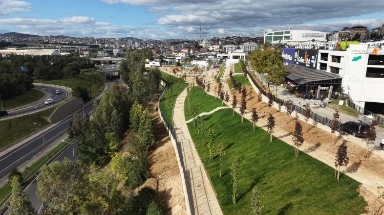 Çayırova'da FSM Parkı'nda çalışmalar hızla sürüyor