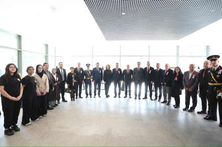Bursa İnegöl’de Cumhuriyet Coşkusu goblen sanatıyla buluştu