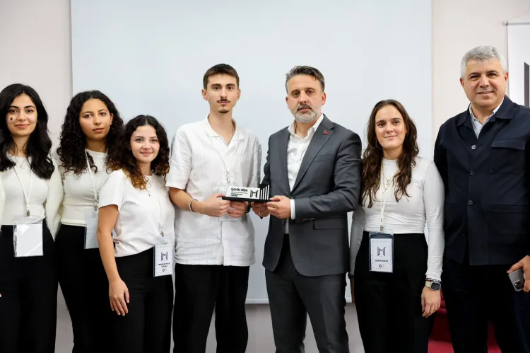 Bursa Büyükşehir Başkan Vekili Biba'dan gençlere tavsiye