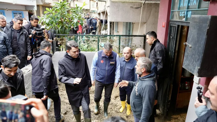 Bakan Kurum’dan Ayazağa’da sel açıklaması... Önce afetin izlerini kaldıracağız